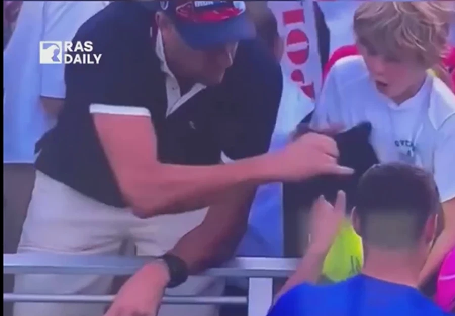 Польский миллионер отобрал у мальчика кепку, которую подписал теннисист Майхшак