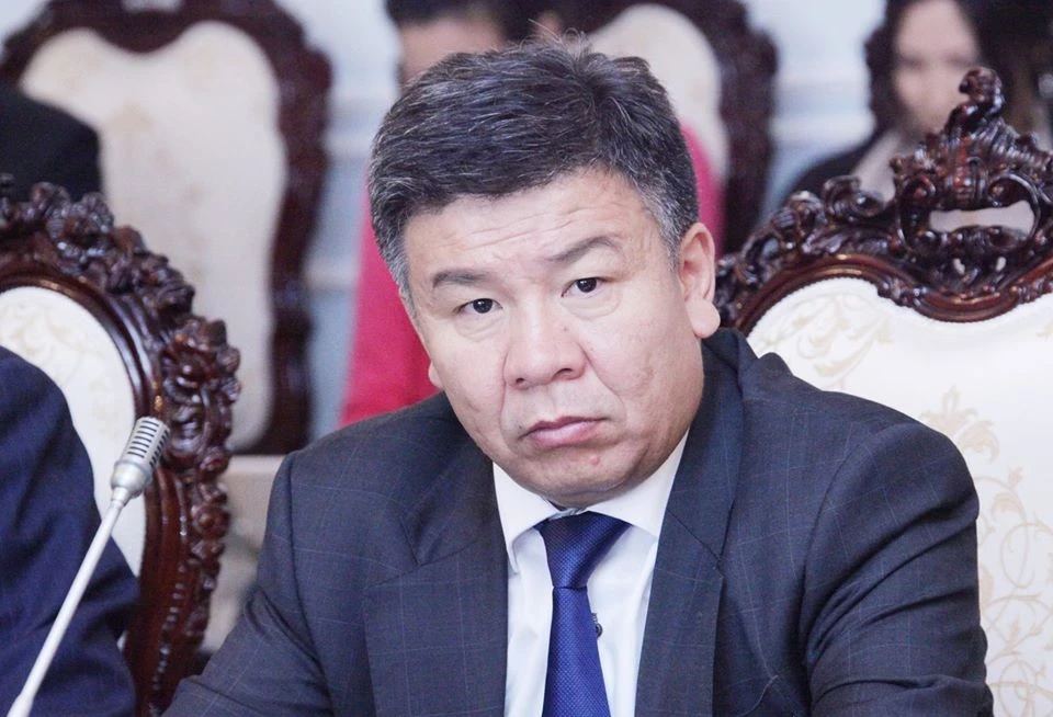 Алмамбет Шыкмаматов: проблемы в сфере лёгкой промышленности будут решены в ближайшее время