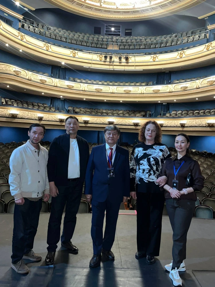 "Great Triumph". The artists of the opera and ballet theater returned from their tour in Spain