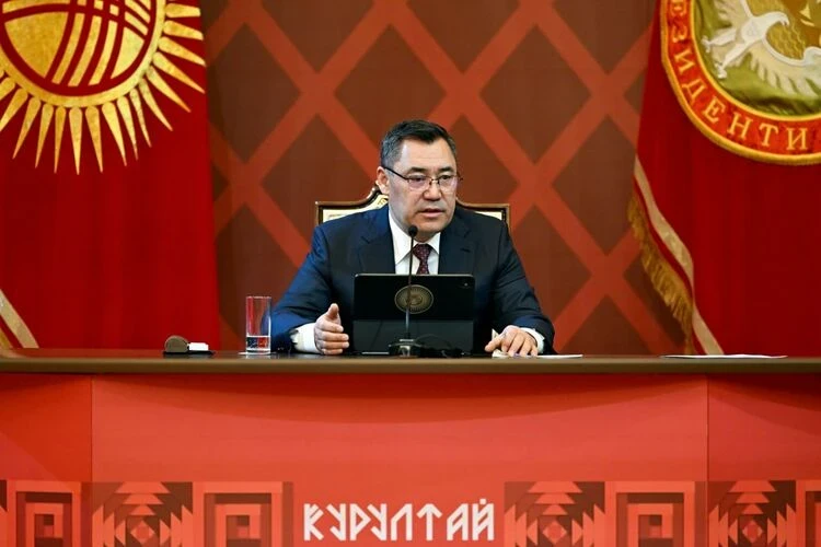 Садыр Жапаров объяснил необходимость 12-летнего образования личным примером