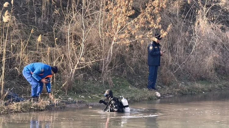 «Уже шли домой». Мэрия Бишкека о гибели сотрудников «Тазалыка» в техканале