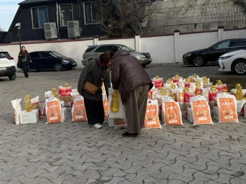 300 families in Bishkek received food assistance for the New Year
