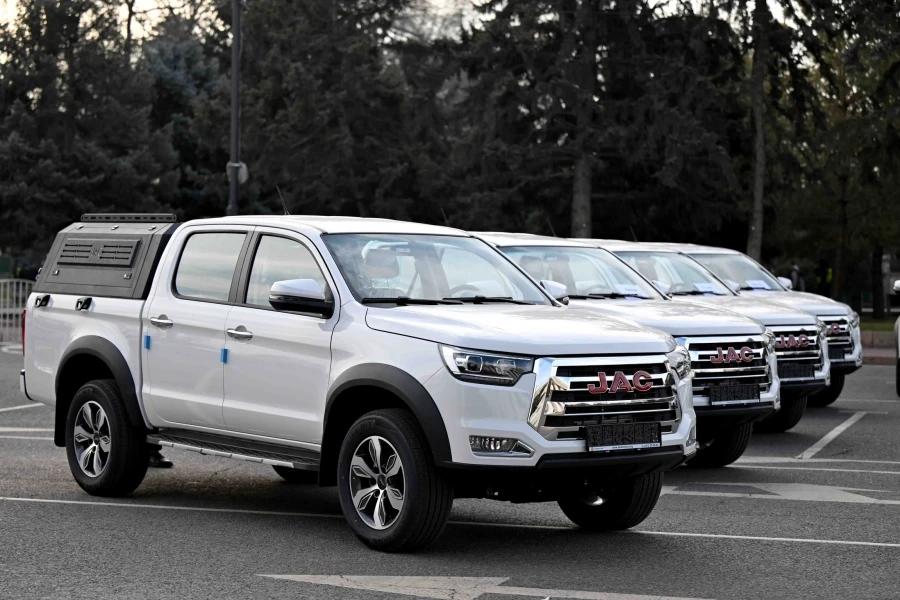 Глава кабмина передал Минсельхозу 44 служебных автомобиля