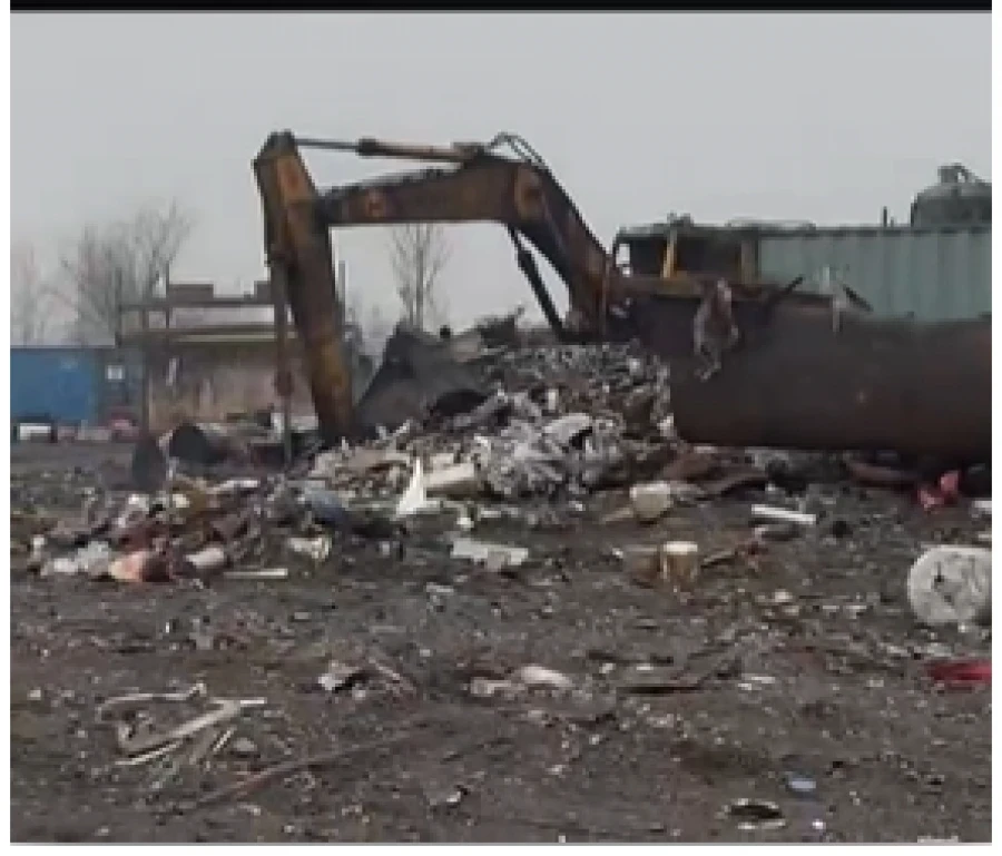 Жители Шопокова жалуются на работу металлоперерабатывающего предприятия