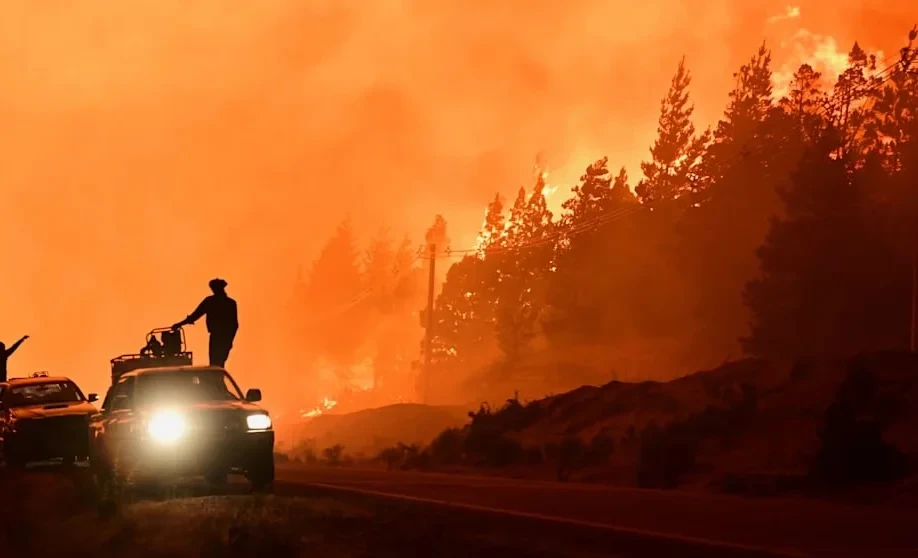 В Аргентине из-за лесных пожаров эвакуированы тысячи туристов