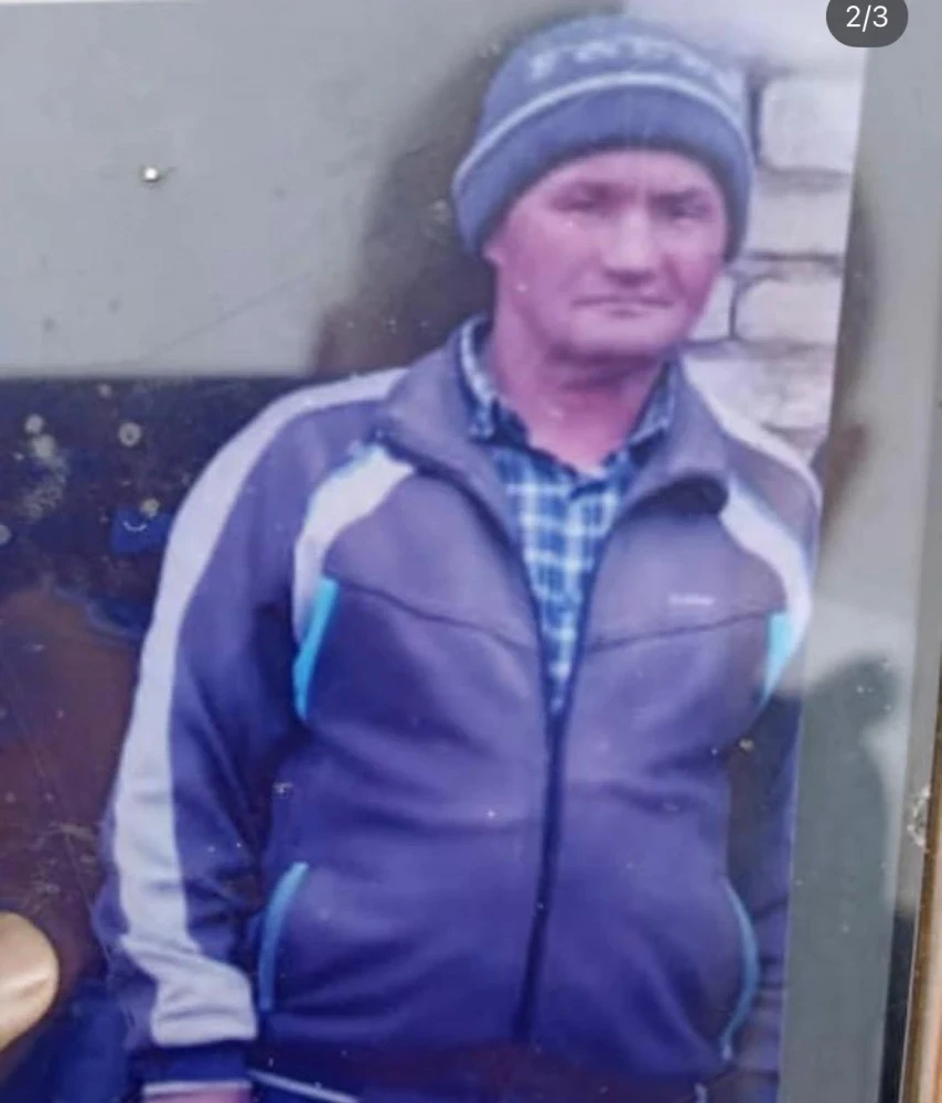 Мужчина вышел из дома и не вернулся. Родные просят помочь в его поисках