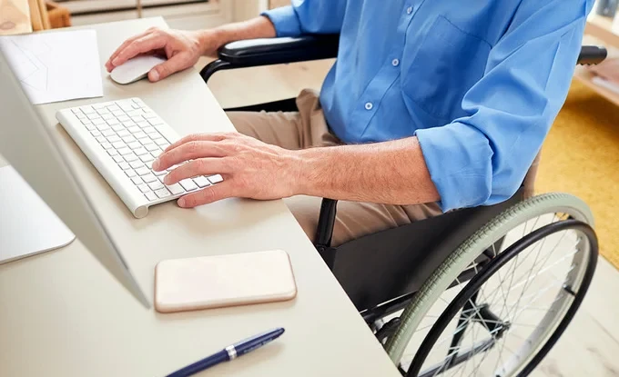 Квоты, льготы и доступная среда. Поддержка лиц с инвалидностью в Кыргызстане