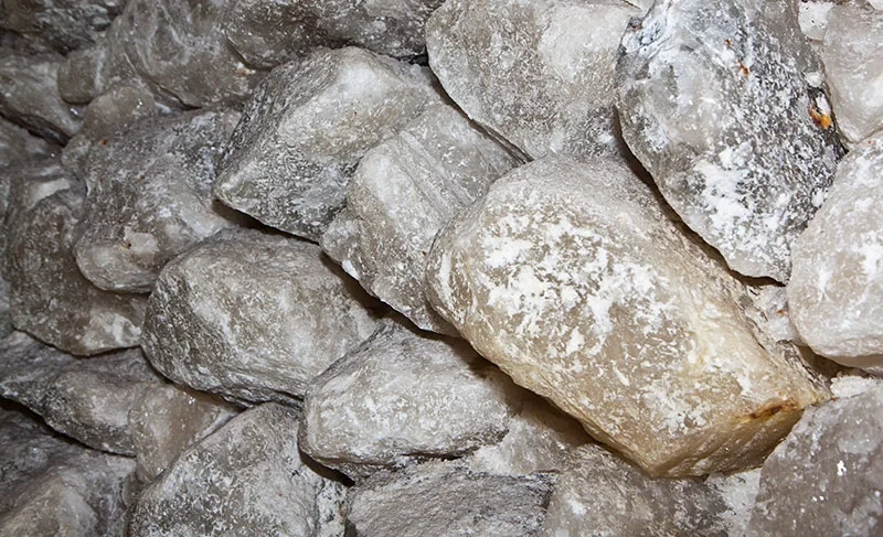 В Кыргызстан не пропустили 22 тонны соли для скота из Узбекистана