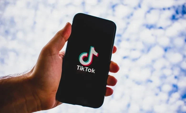 TikTok внедряет проверку возраста в ЕС