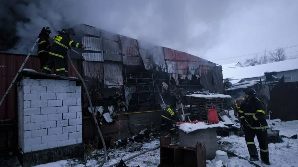 На СТО в Бишкеке произошел крупный пожар