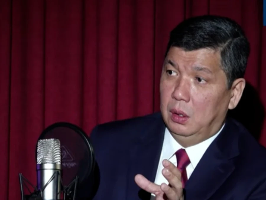 Айбек Джунушалиев: Нужно повысить стоимость парковок в центре Бишкека