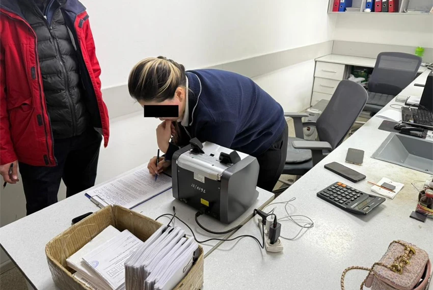 ГКНБ накрыл ломбарды в Оше: десятки точек опечатали, выявлено завышение ставок