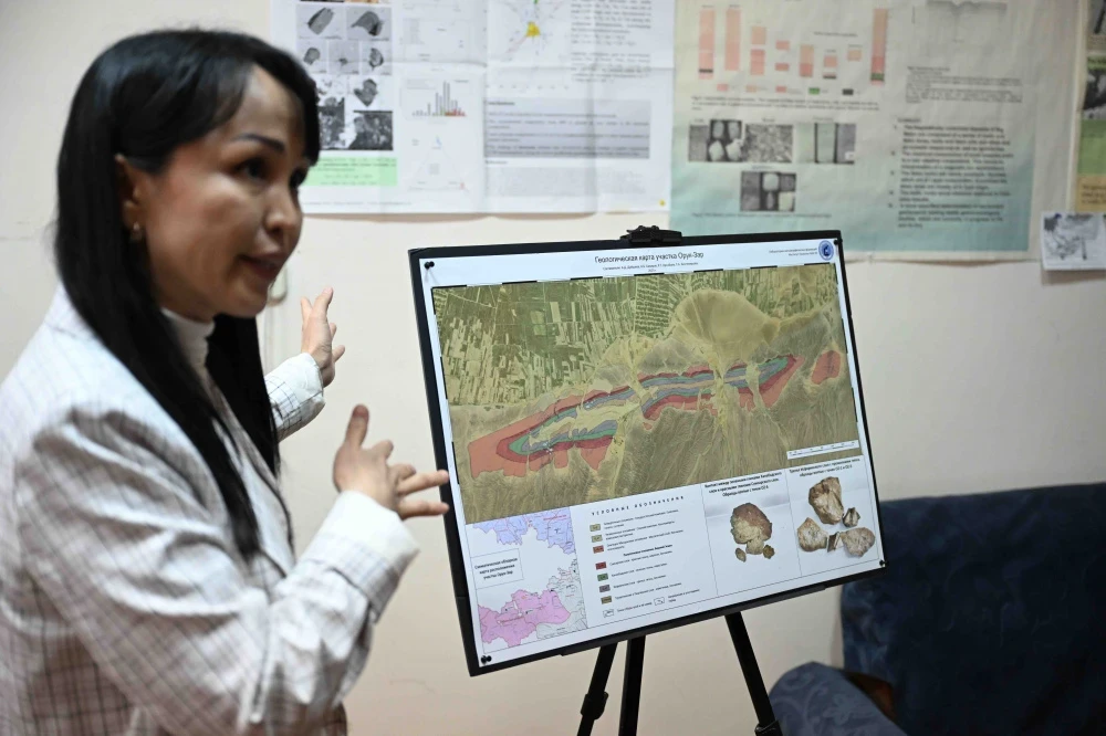 Премьер-министр Адышев атындагы Геология институтунун ишин текшерди