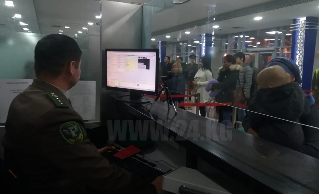 В 2025 году в Кыргызстан въехали почти 21 млн иностранных граждан