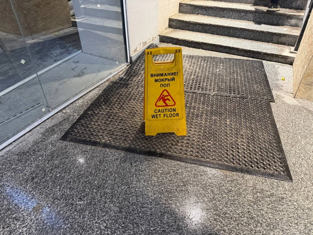 Call-центр: в новой подземке скользкий пол