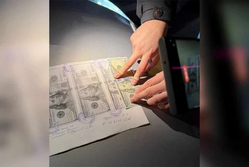 В Ошской области задержаны два следователя, подозреваемые в вымогательстве