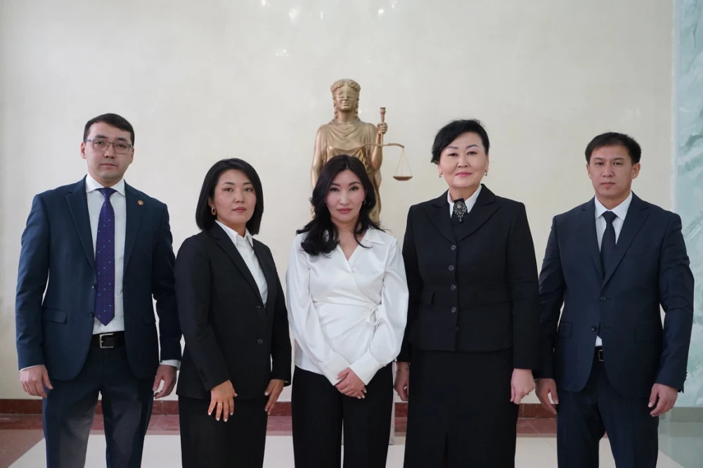 Назначенные на пять лет судьи принесли присягу