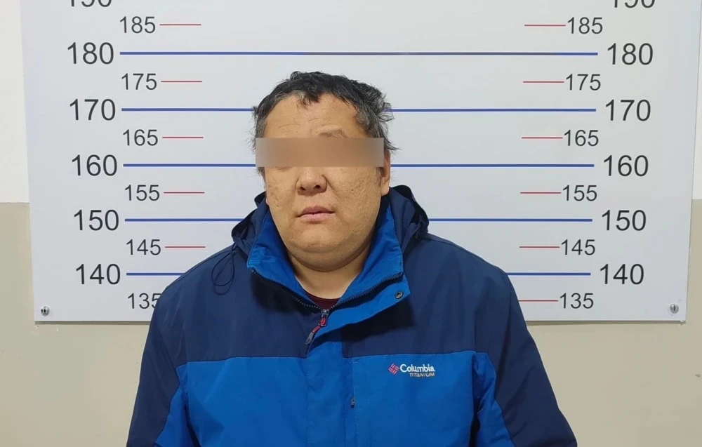 Лжесотрудник ГКНБ обманул бишкекчанина на 17 тысяч долларов