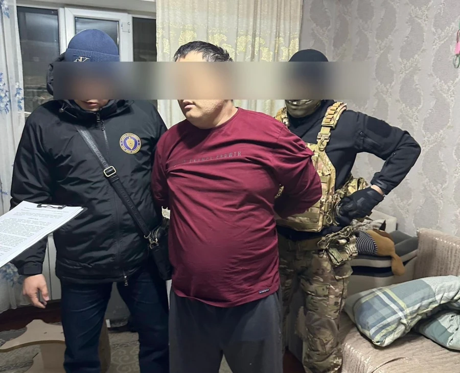 "Я из ГКНБ" - сказал мужчина и получил 17 тысяч долларов