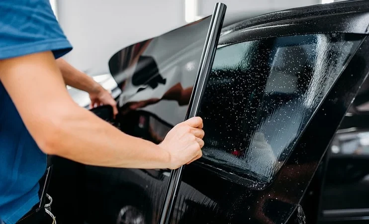 Разрешение на тонирование авто в КР временно подешевело