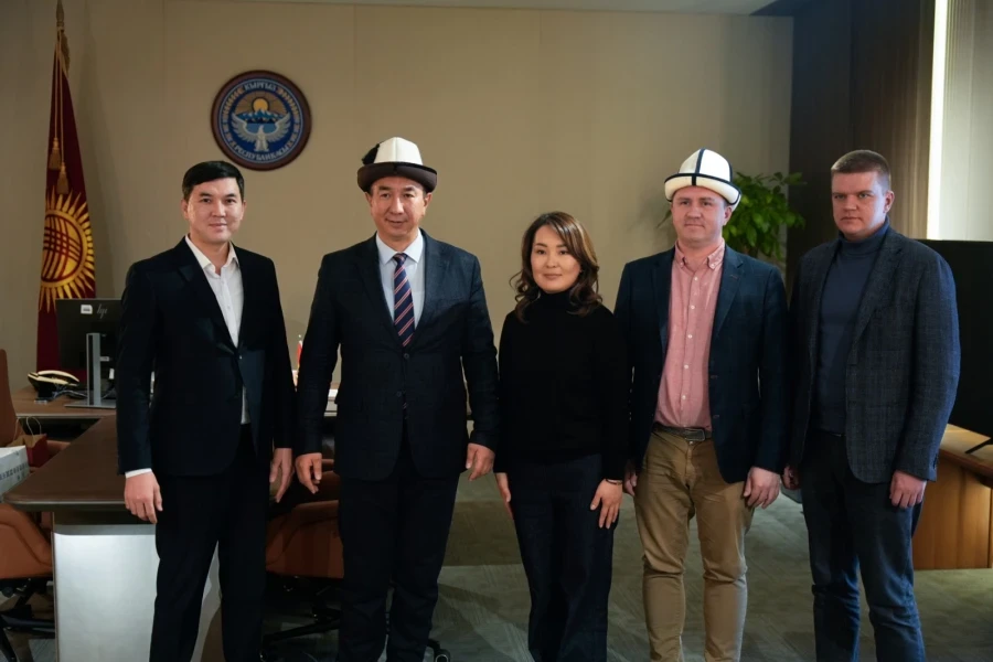 Директор офиса «Евразия Кыргызстан» обсудила социальные и образовательные проекты с полпредом президента в Джалал-Абаде