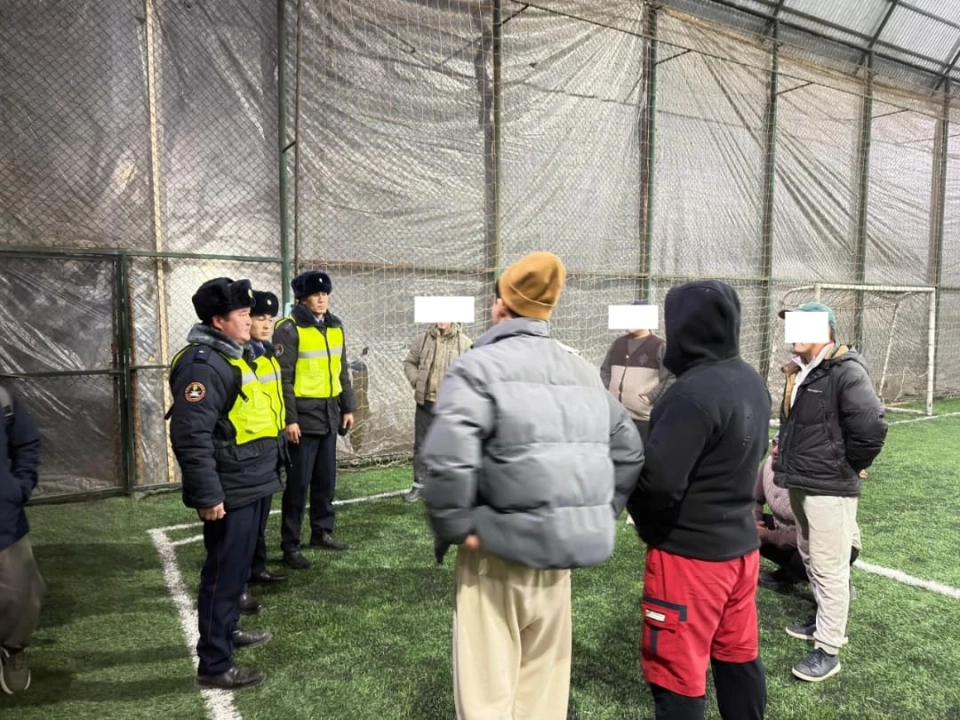 Подростков-нарушителей в Ошской области ищут в компьютерных клубах и скверах