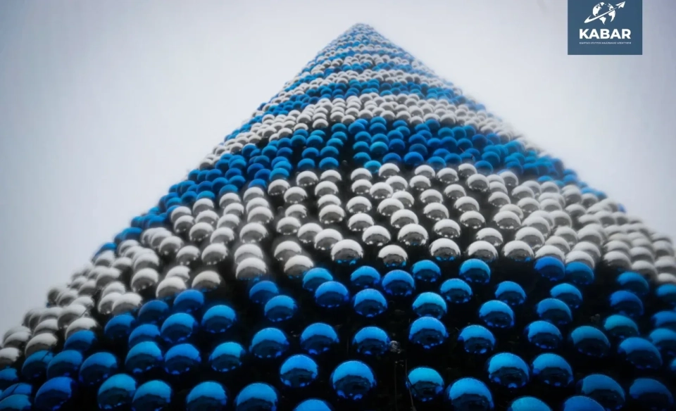 Главная новогодняя елка завершает свою праздничную миссию