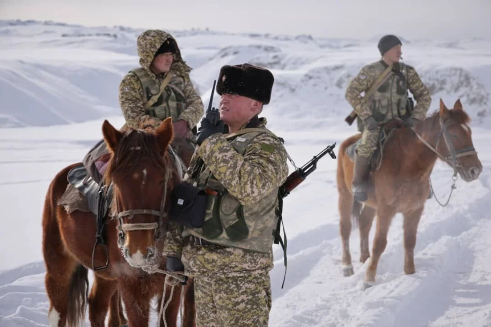 Фото. Пограничники несут службу на кыргызско-китайской границе при морозах до –50 градусов