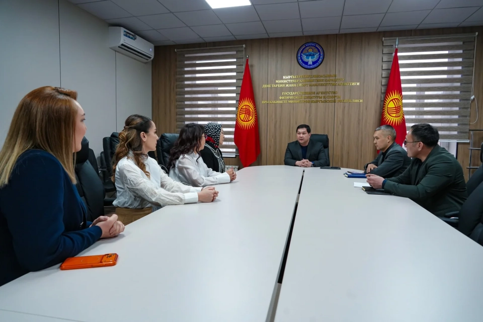 Тренерам по художественной гимнастике присвоено звание «Заслуженный тренер КР»