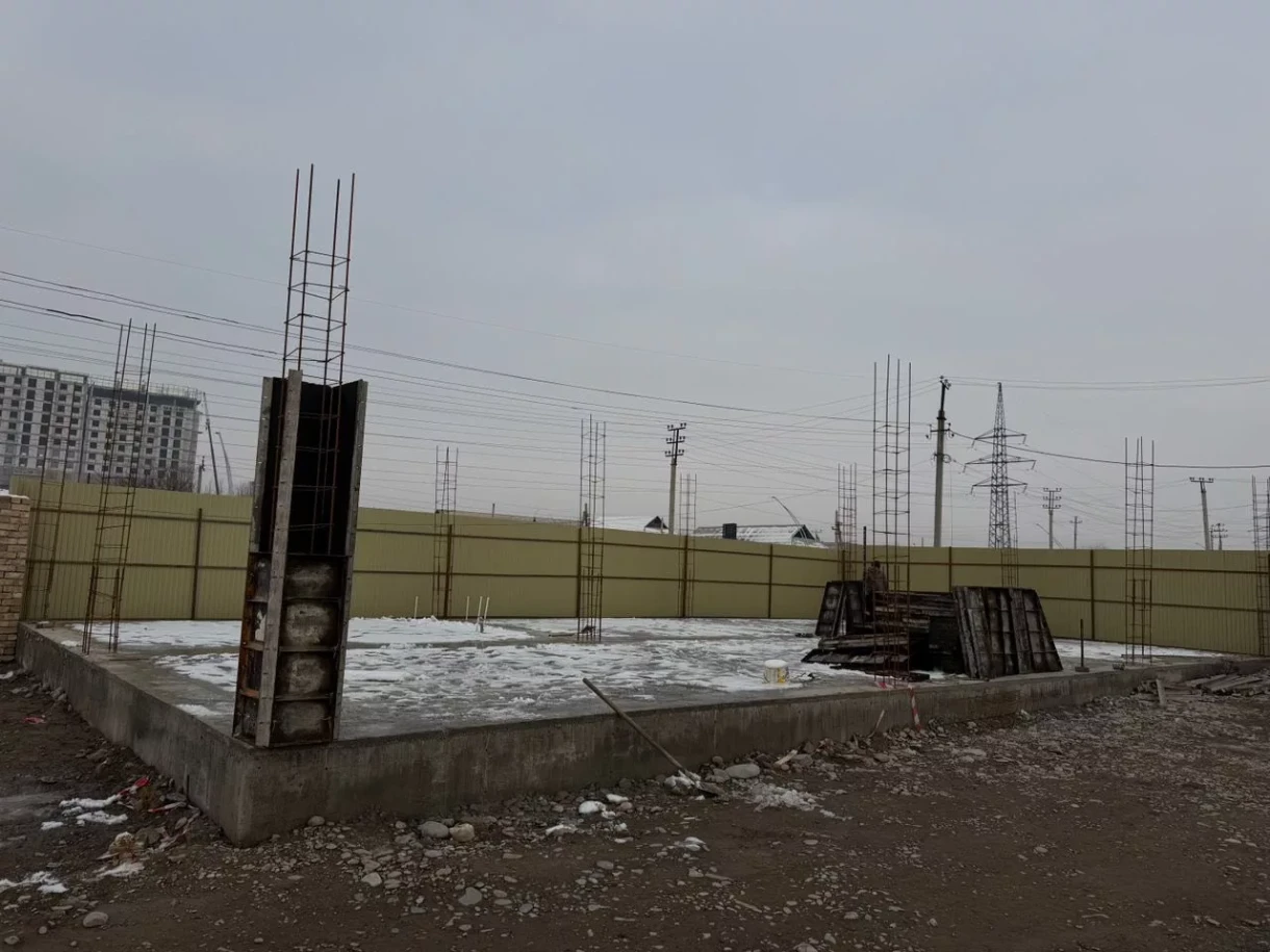 В Манасе приостановлена работа стройкомпании из-за проблем с разрешительными документами