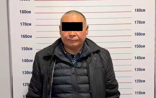 Задержан начальника водного хозяйства Ак-Суйского района. Сдавал спецтехнику в аренду, деньги присваивал