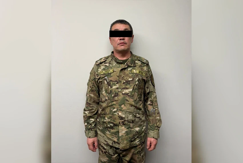 ГКНБ задержал сотрудника колонии и милиционера