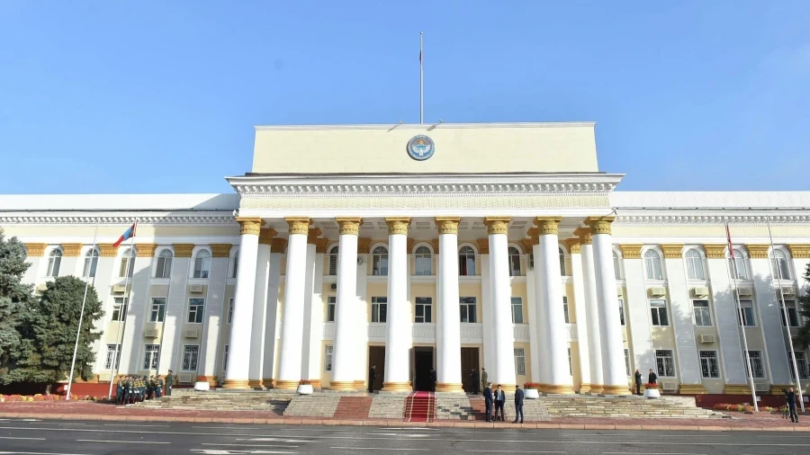 МИД обновил список круглосуточных горячих линий за границей