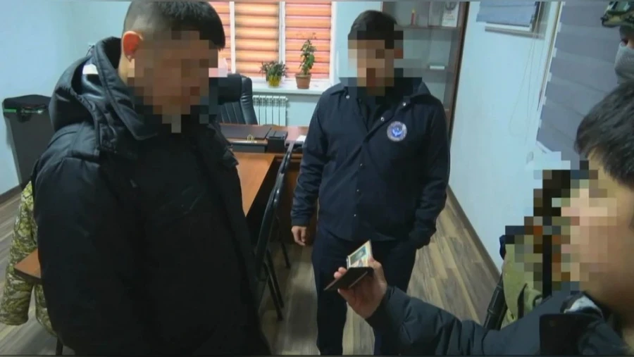 Задержан начальник КПП "Достук-автодорожный"