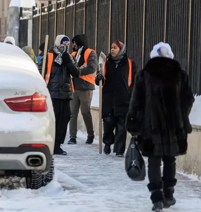 Der Spiegel: In Moscow, Cubans are now clearing the snow