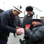 Ташиев построил дом жителю Сокулука, который лишился ног в ДТП в России