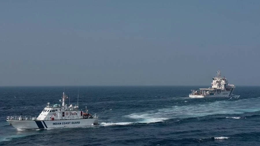 Береговая охрана Индии задержала три танкера по подозрению в контрабанде нефти