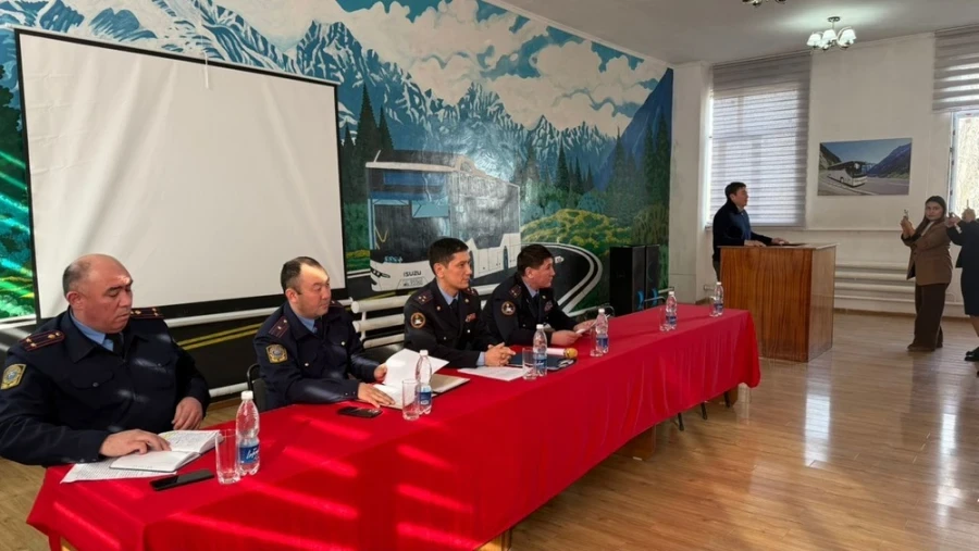 В Бишкеке задержан водитель автобуса за развращение школьницы