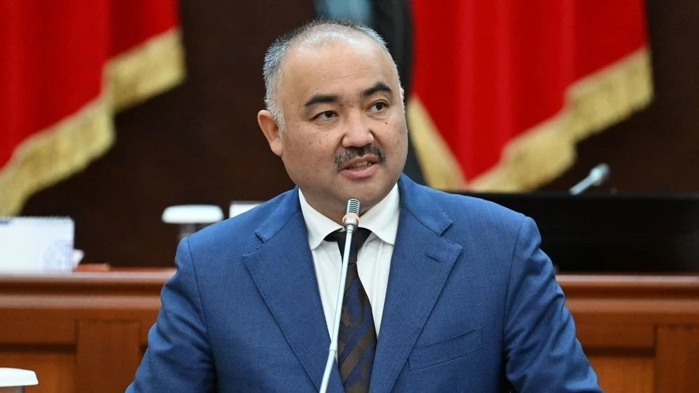 Торага Жогорку Кенеша Нурланбек Тургунбек уулу ушел в отставку