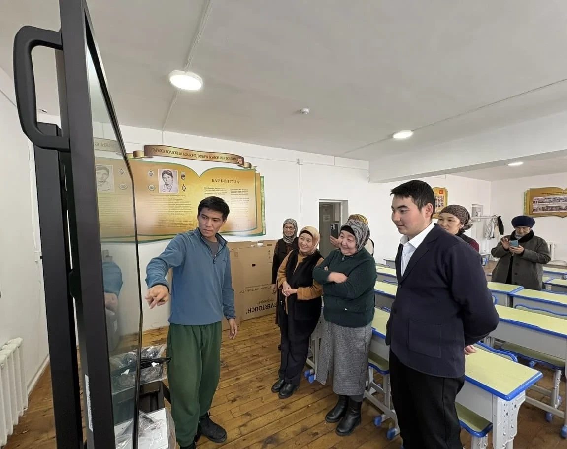 В Кыргызстане 220 школ оснастили учебно-лабораторным оборудованием и средствами ИКТ