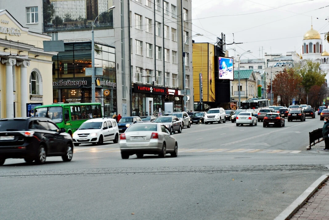 Эксперты РФ предупредили о слабом месте схемы с кыргызскими номерами: авто могут задержать из-за просроченной прописки