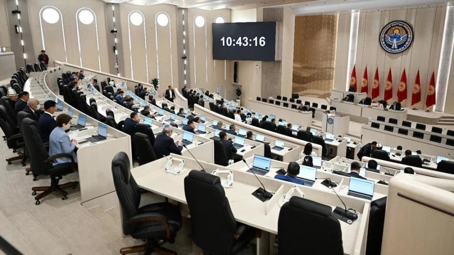 Комитет Жогорку Кенеша одобрил кандидатуру Шабданбекова на должность главы ГКНБ