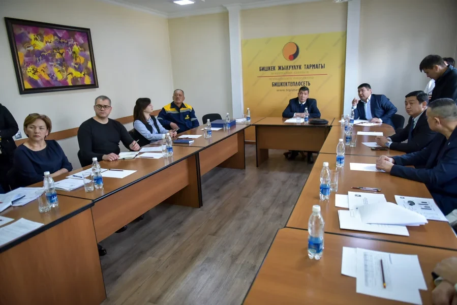 Мэр Бишкека проверил работу МП «Бишкектеплосеть»