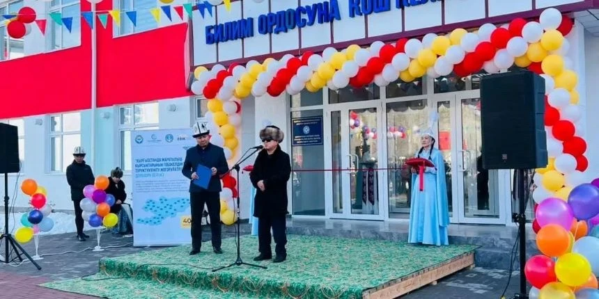 В селе Шаты открыли новую школу, рассчитанную на 225 учеников