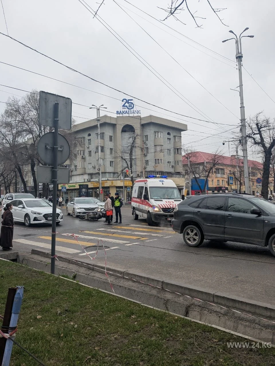 В Бишкеке на Киевской — Байтика Баатыра сбили скутериста