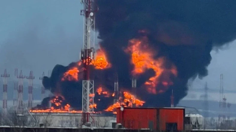 В Татарстане после атаки беспилотников загорелась нефтеперекачивающая станция