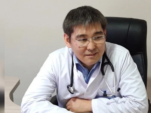 Дамирбек Осмонов назначен и.о. министра здравоохранения