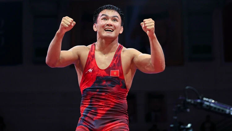 Турнир по борьбе в Албании. Эрназар Акматалиев и Орозобек Токтомамбетов в финале