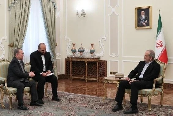 Ambassador of Kyrgyzstan Akylbek Kylchev presented his credentials to the President of Iran