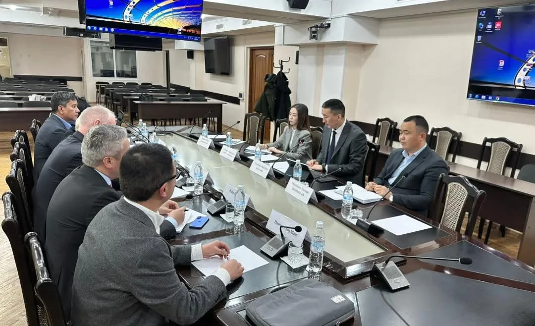 Минтранс жана АБР электр унаалары жана транспорттун цифрлаштырылышы боюнча маселелерди талкуулашты